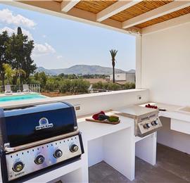 4 bedroom villa with pool, Castellammare del Golfo, sleeps 8-10